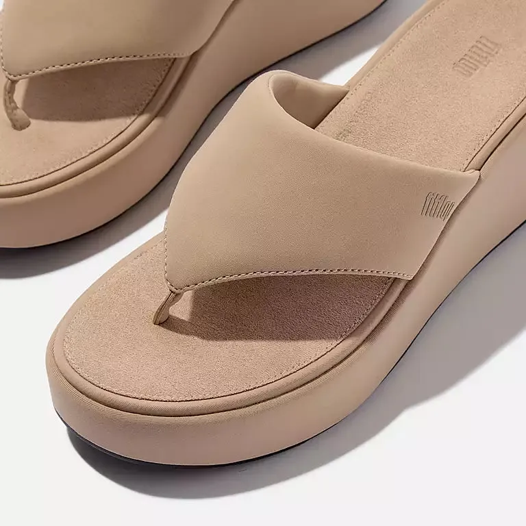 Fitflop - PlatFForms Wedge Toe-Post Sandal - Classic Beige
