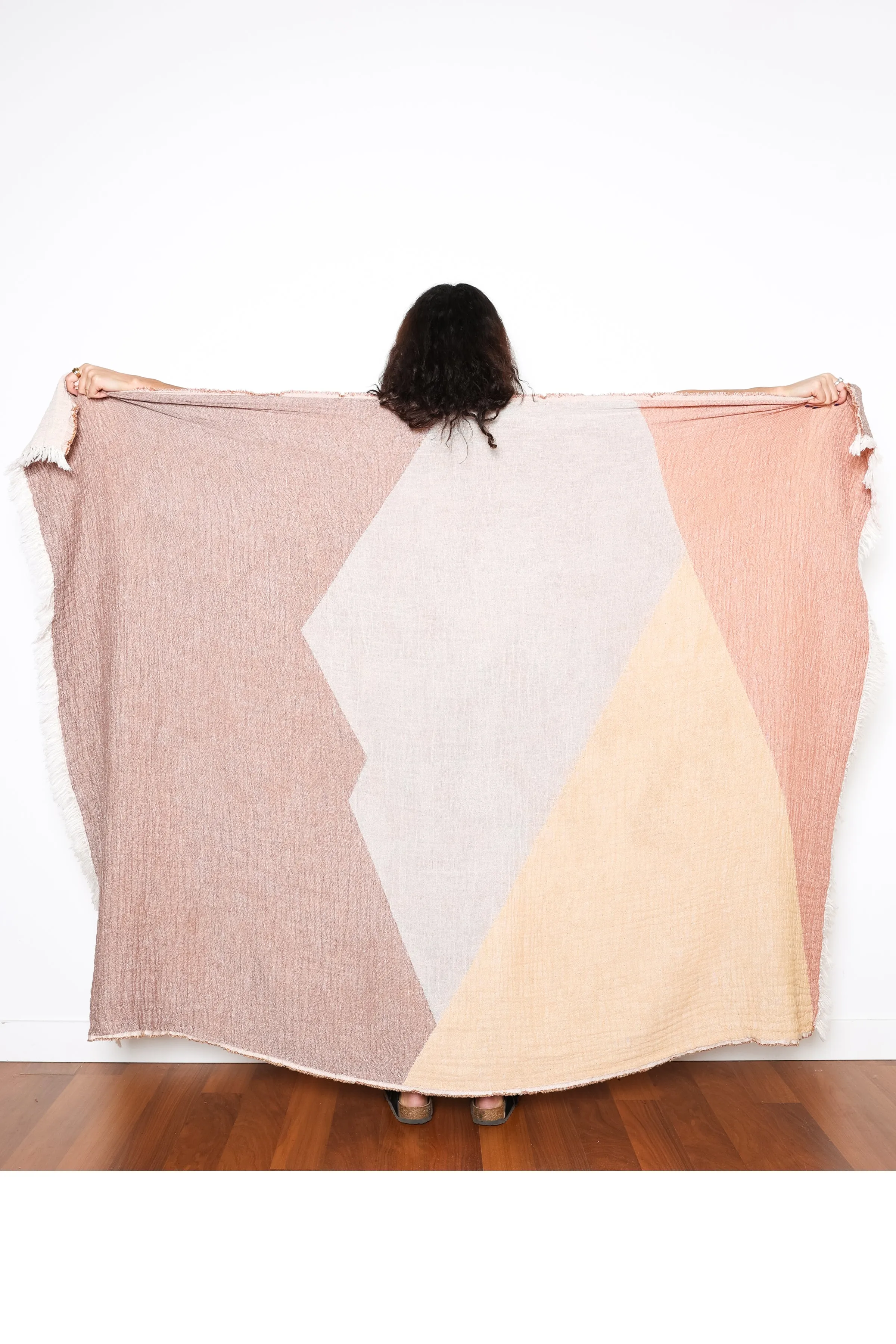 THE MEANDER | Muslin Throw